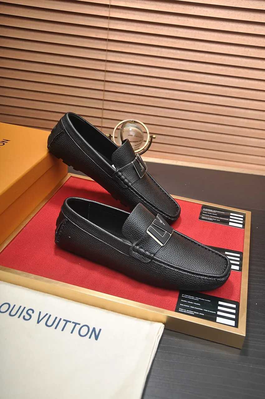 Men's men's shoes 💰420💶 [LV Doudou shoes] (water-dyed cowhide lining) new model is on the market, available on the official website. The new Doudou shoes are processed into single-color materials, and the uppers are made of imported horsehide leather. The body of the shoe is fully hemmed with mark thread, and is lined with imported original cowhide leather. The elegant shoe shape is super suitable for all-matching, and the size is 38-44.